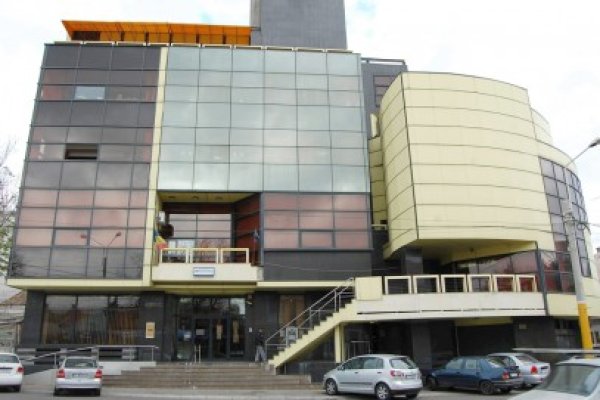 Consilierii de la ANAF prinşi cu şpagă rămân în arest